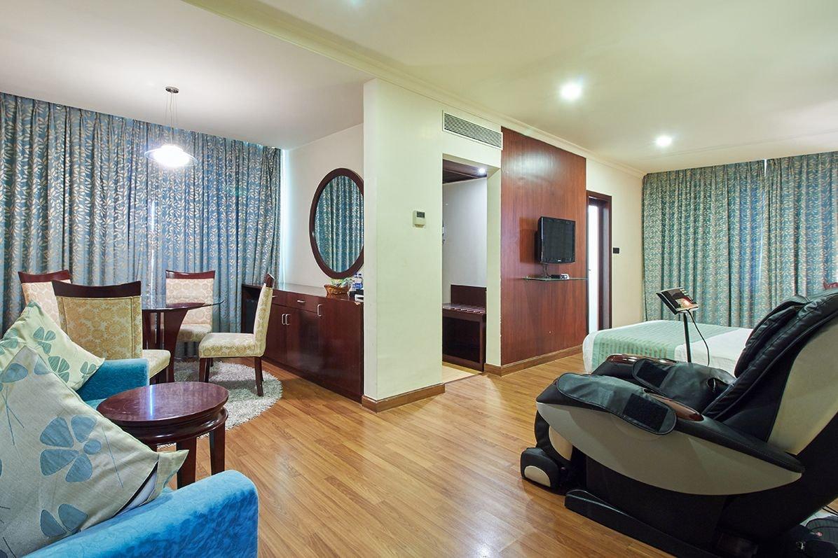 Royalton Hyderabad Abids Hotel Bagian luar foto