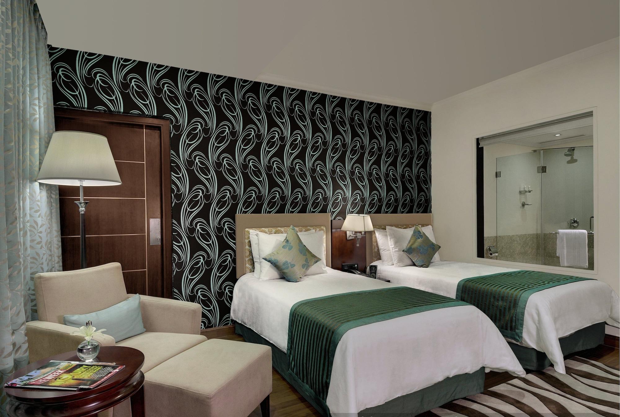 Royalton Hyderabad Abids Hotel Bagian luar foto