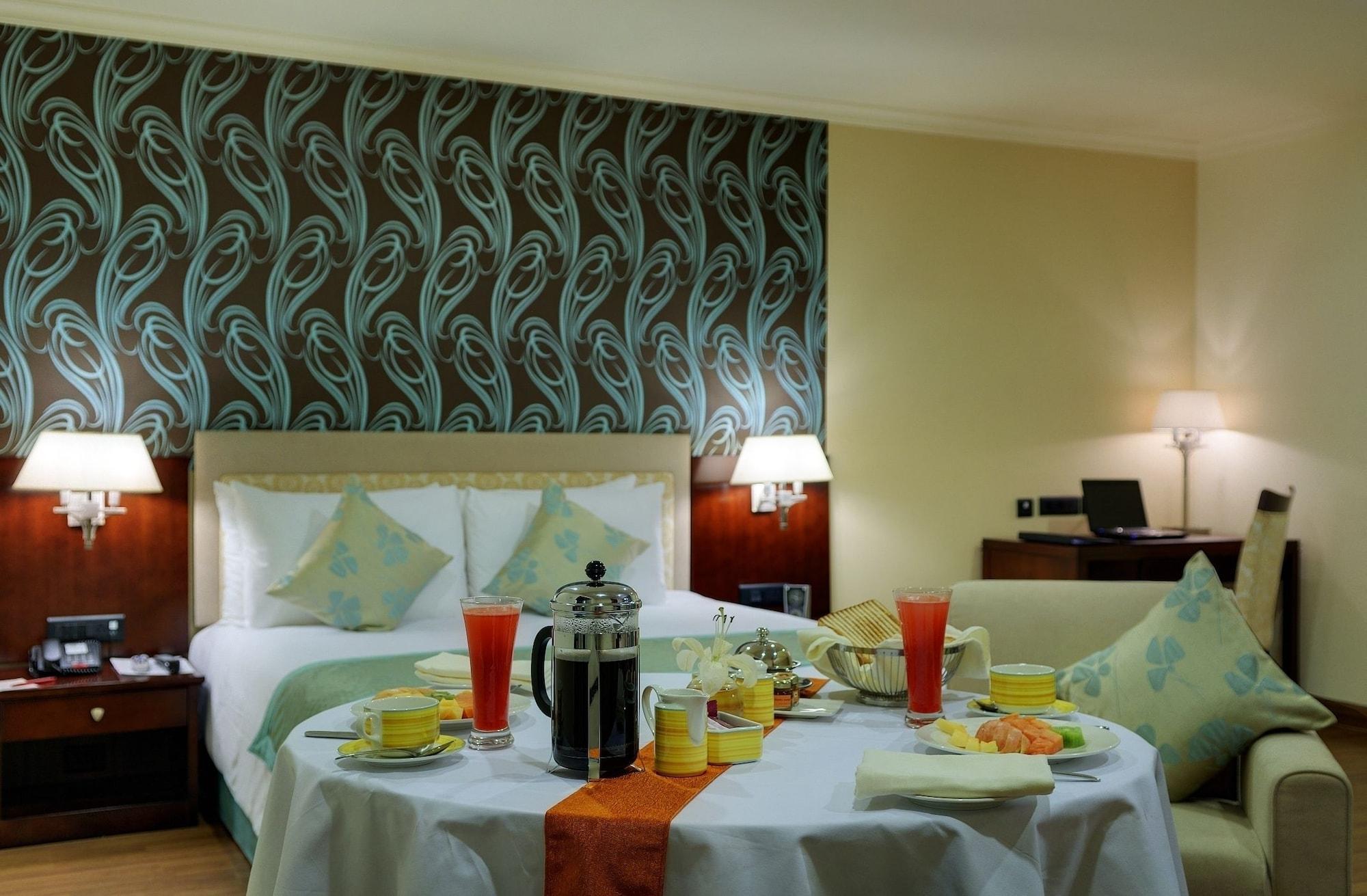 Royalton Hyderabad Abids Hotel Bagian luar foto