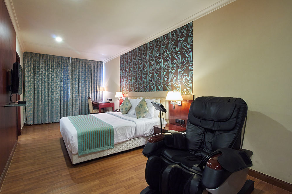 Royalton Hyderabad Abids Hotel Bagian luar foto