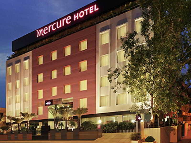 Royalton Hyderabad Abids Hotel Bagian luar foto