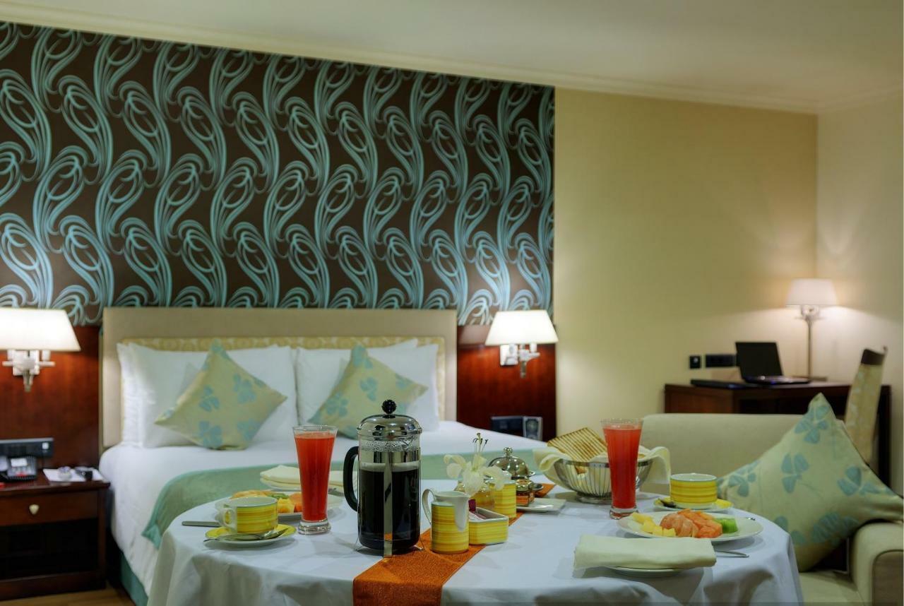 Royalton Hyderabad Abids Hotel Bagian luar foto